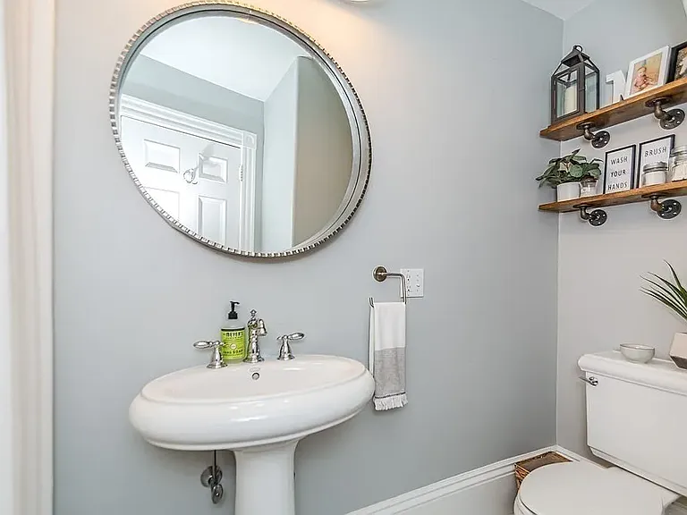 38 Salem St #B — Photo 8