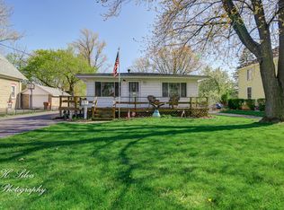 334 Burbank Ave, Woodstock, IL 60098