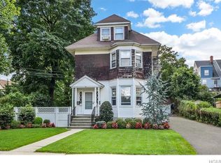 44 Circuit Rd APT 4, New Rochelle, NY 10805