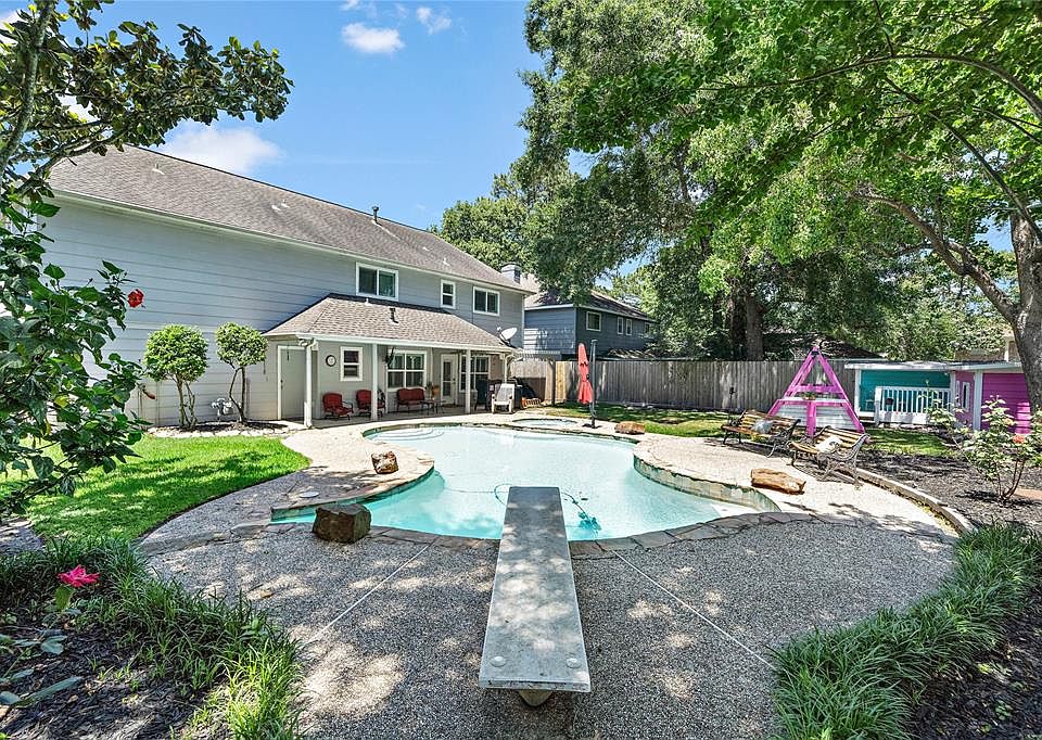 1st image of 19210 Merrillwood Dr
