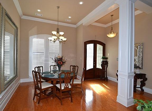 3rd image of 735 Place Street Etienne