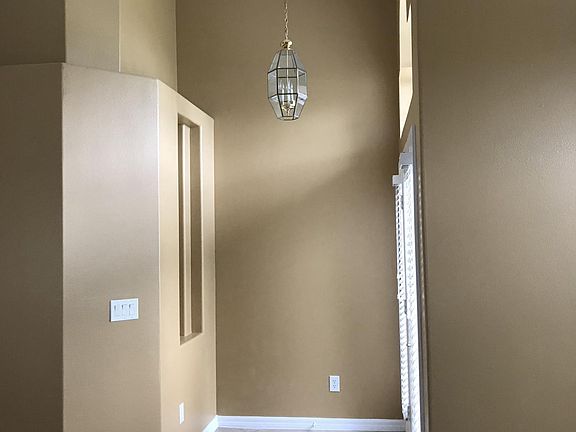 3rd image of 2805 Lazlo Ln