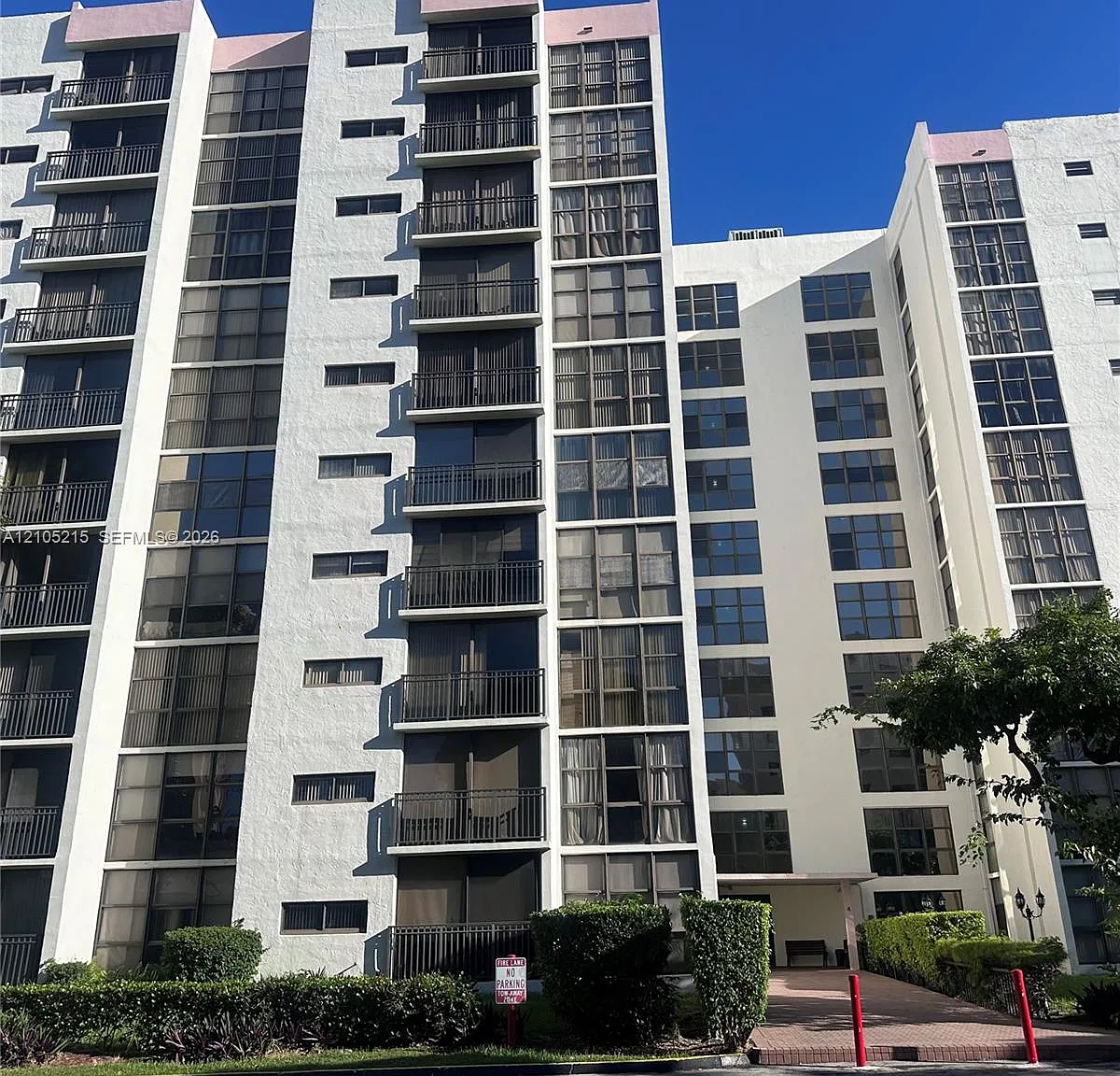 2 bed, 2.0 bath, $2,200 — Photo 2