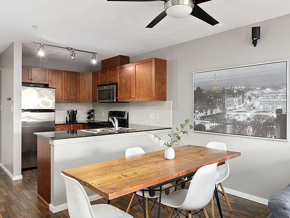 3rd image of 315 Knox St #514
