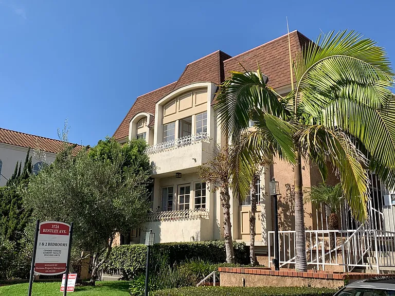 Bentley Apartments LLC — Photo 2