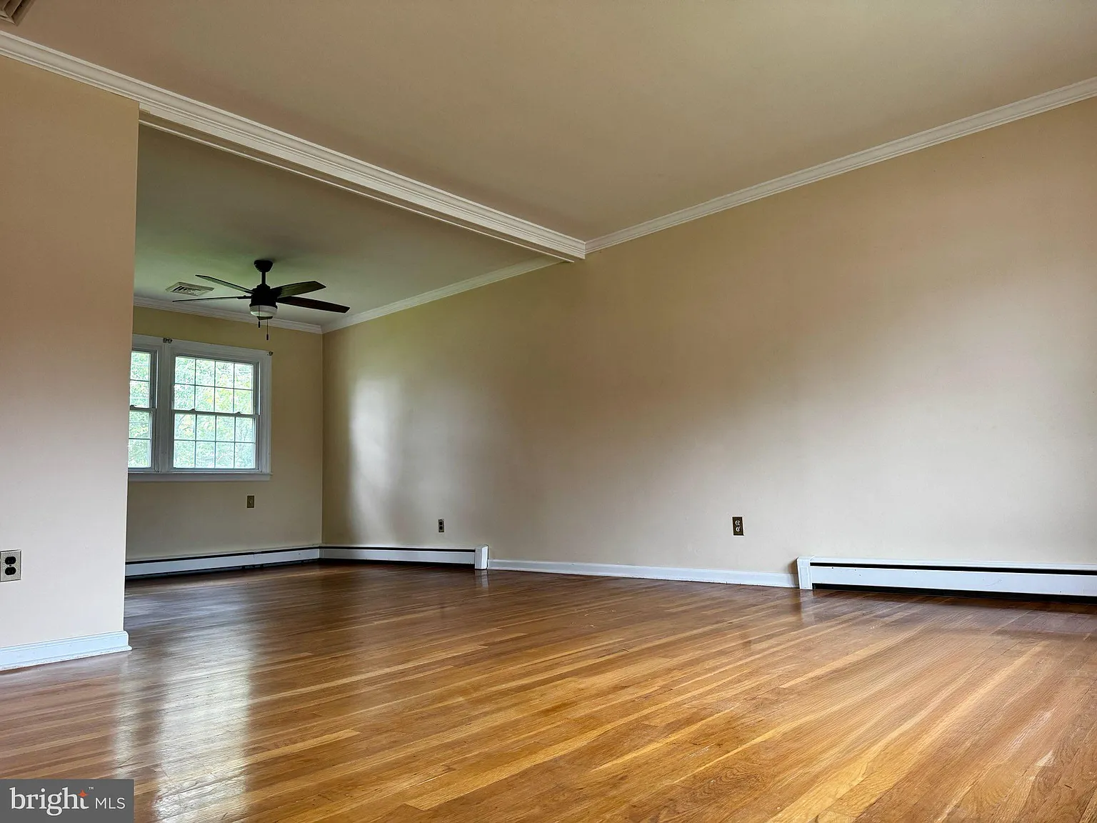 4 bed, 1.5 bath, 2465 sqft, $2,375 — Photo 4