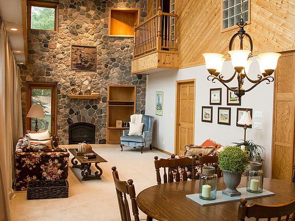 Main Floor - Dining area