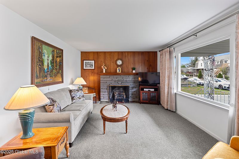 5th image of 385 Marengo Street