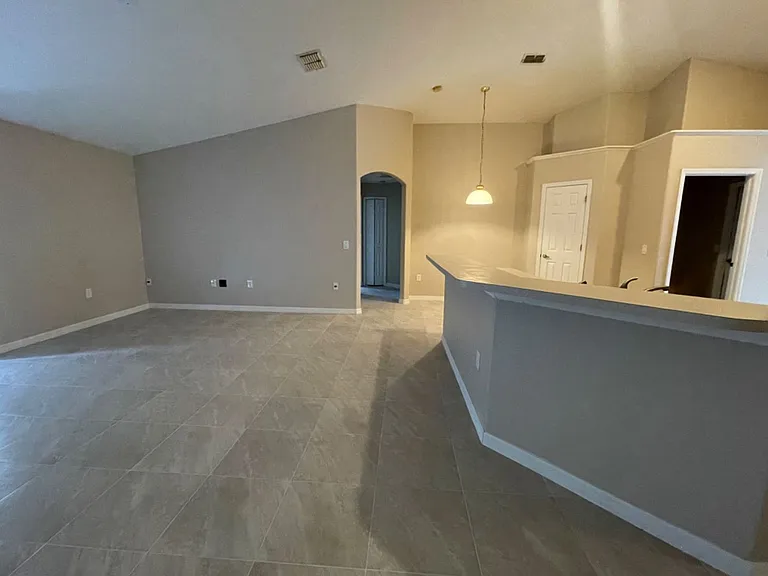 568 Finch Ct — Photo 15