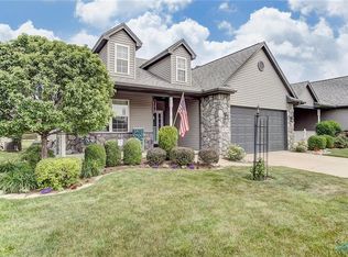 8106 Sunset Ln, Sylvania, OH 43560