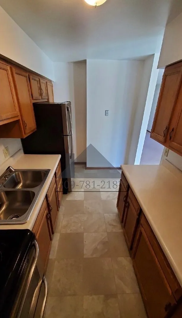 2 bed, 800 sqft, $825 — Photo 1