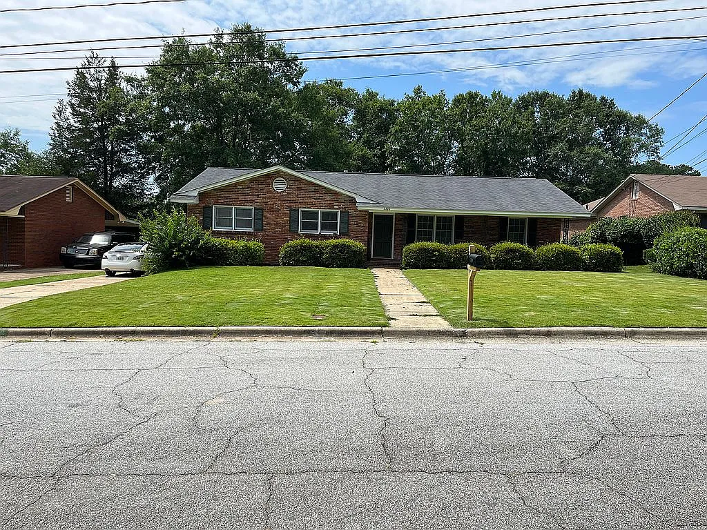 2200 Lancaster Dr photo 1