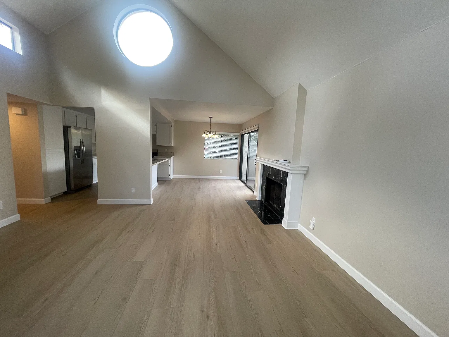 395 N Melrose Dr N — Photo 3
