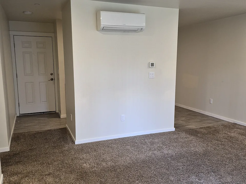 Twin Lakes Apartments