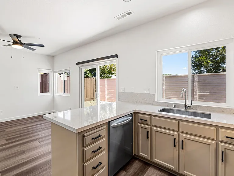 18177 Stonegate Ct — Photo 8