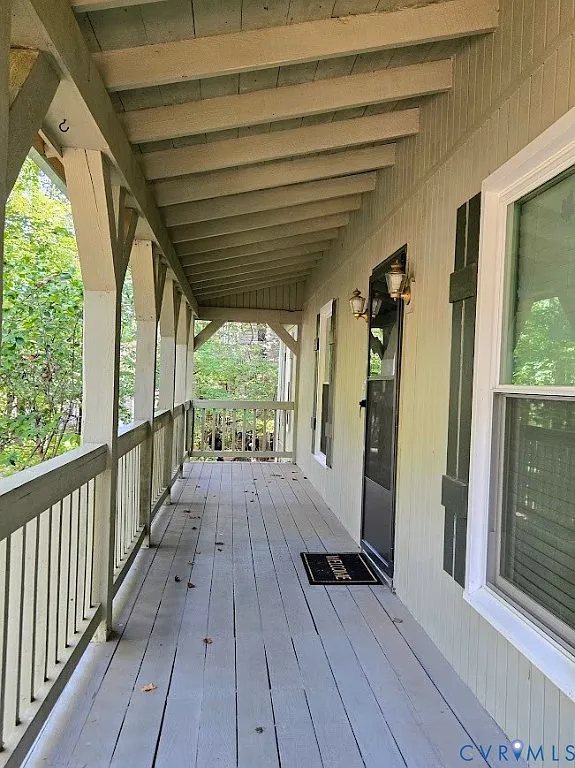 3 bed, 2.0 bath, 1560 sqft, $2,100 — Photo 2