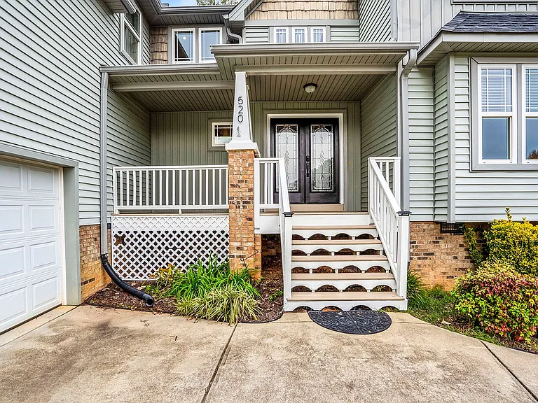 520 Ruth Cir — Photo 2