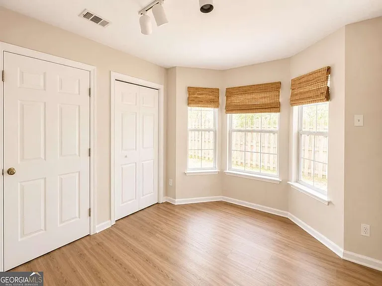 103 Royal Acres Ct — Photo 9