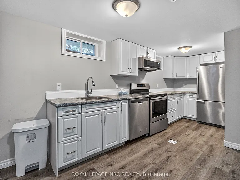 34 Preston Pl #LOWER — Photo 10