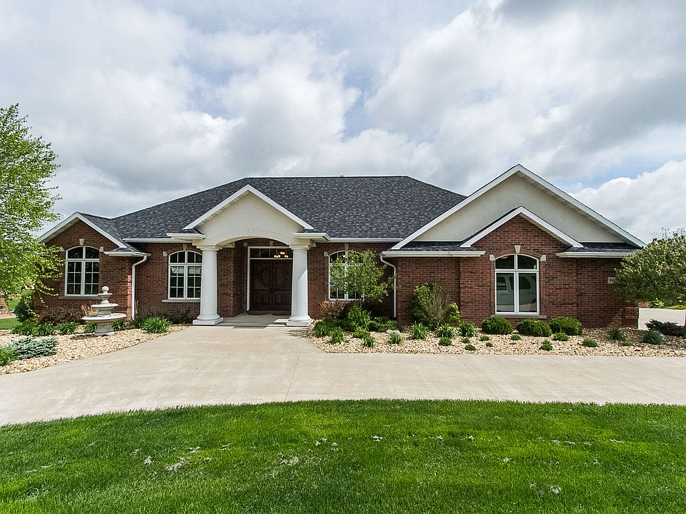 1st image of 9010 Royal Wood Dr