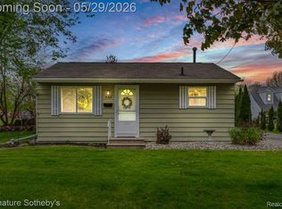 536 Wood St, Fenton, MI 48430