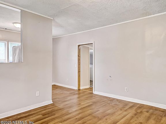 5th image of 3378 LOWELL Avenue