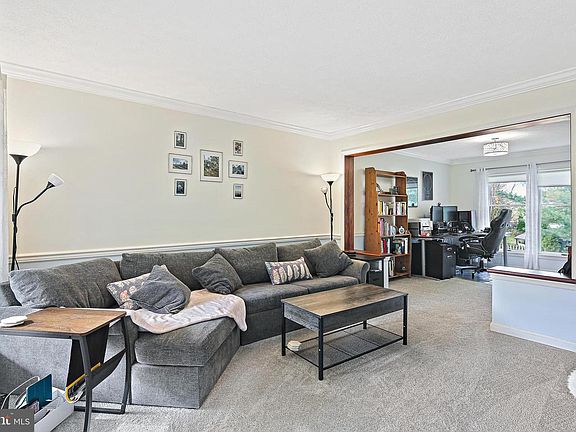5th image of 1224 Marston Ct