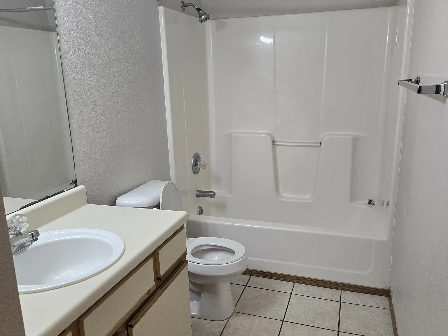 2 bed, 1395 sqft, $1,300 — Photo 4