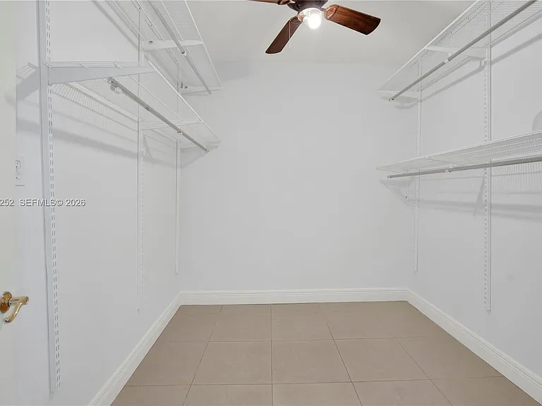 5901 SW 45th St #O — Photo 11