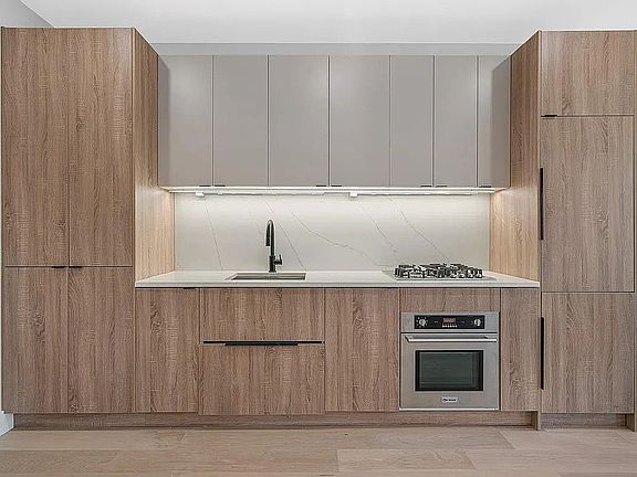 4th image of 385 Van Brunt St #2