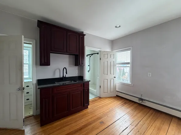 80 Cranch St #3, Quincy, MA 02169