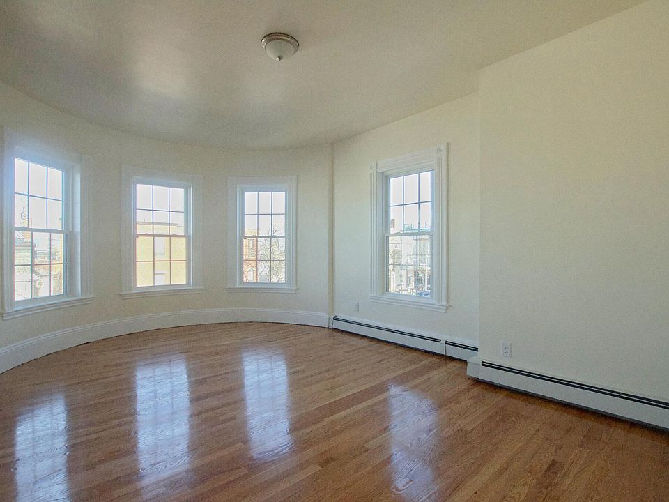 2nd image of 501 E Broadway #12C