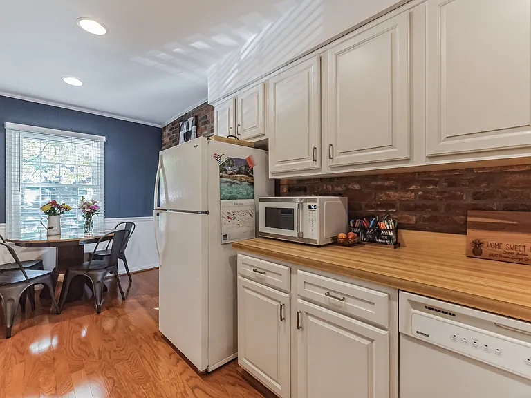 5920 Prince George Dr — Photo 10