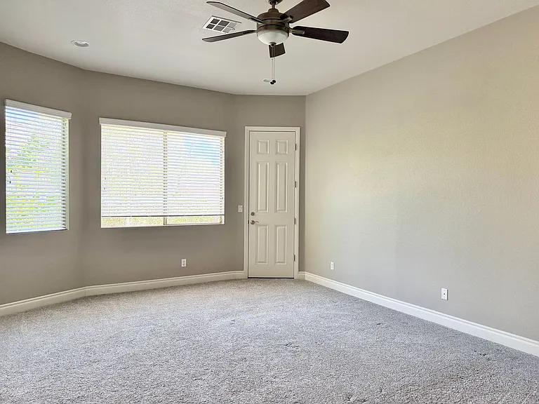 2752 Glen Port St — Photo 30
