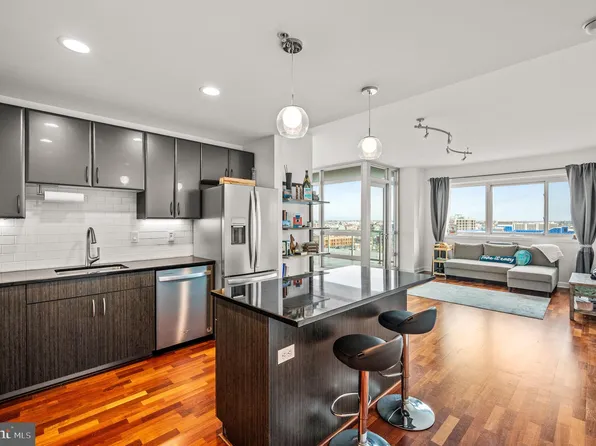 901 N Penn St Unit F1006, Philadelphia, PA 19123
