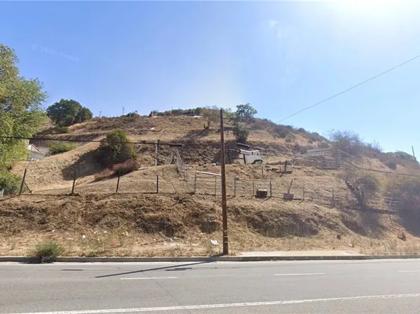 10150 Sunland Blvd #15, Sunland, CA 91040