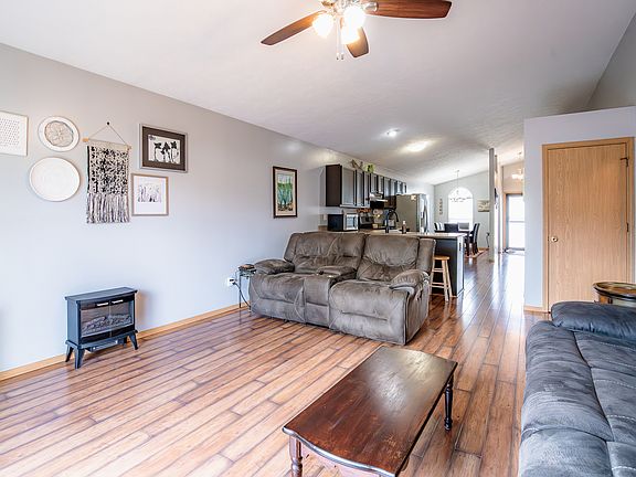 4th image of 3403 McNiff Dr