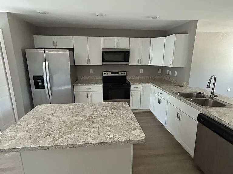 1314 W Highland St — Photo 3