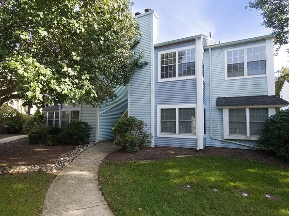 68 Meadow Ridge Rd #421, Galloway, NJ 08205