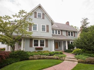 17841 Lake Rd, Lakewood, OH