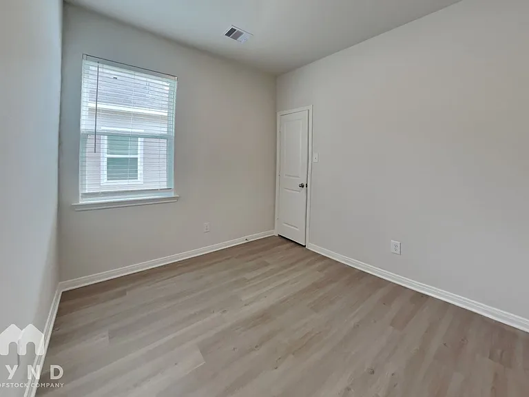 15468 Maple Terrace Dr — Photo 11