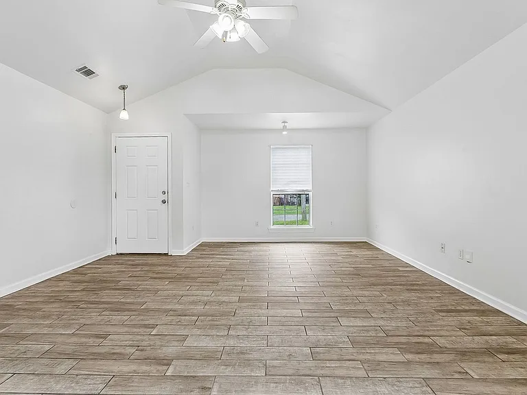 3531 Adrian St — Photo 2