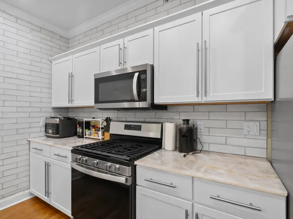 5501 Hudson Avenue image 1 of 18
