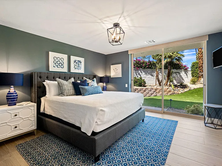 Main house guest room 1