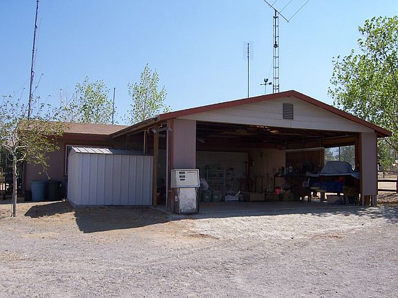 Front of oversized 2 car garage