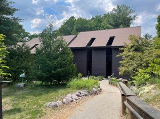 5 Maple Trl, Wisconsin Dells, WI 53965
