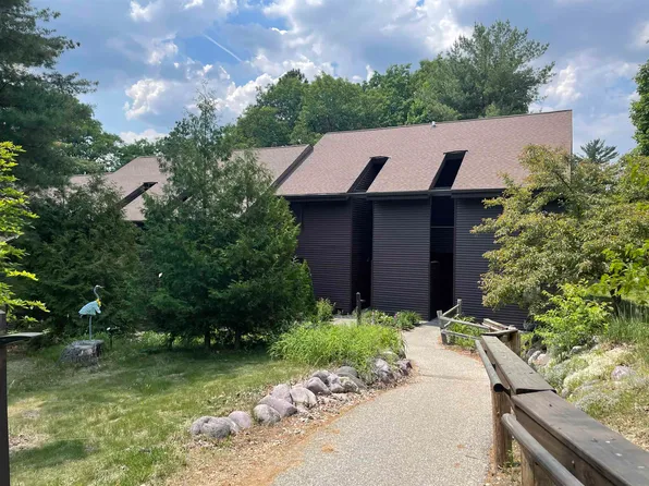 5 Maple Trl, Wisconsin Dells, WI 53965