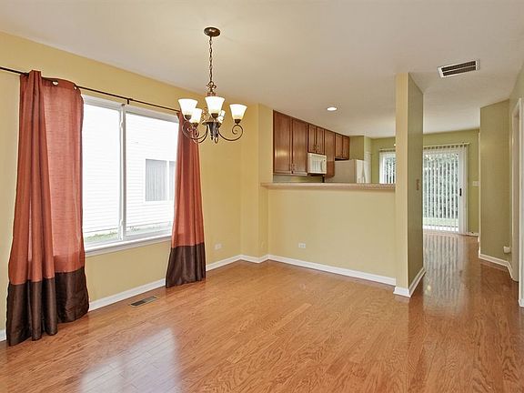 5th image of 137 W Aldridge Ln