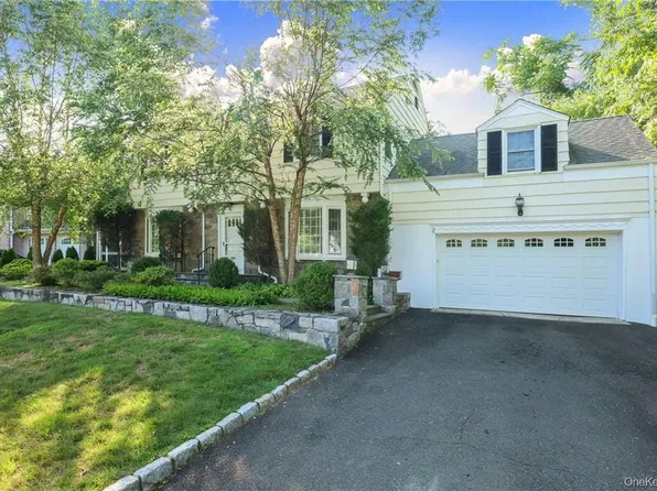 261 Fox Meadow Rd, Scarsdale, NY 10583