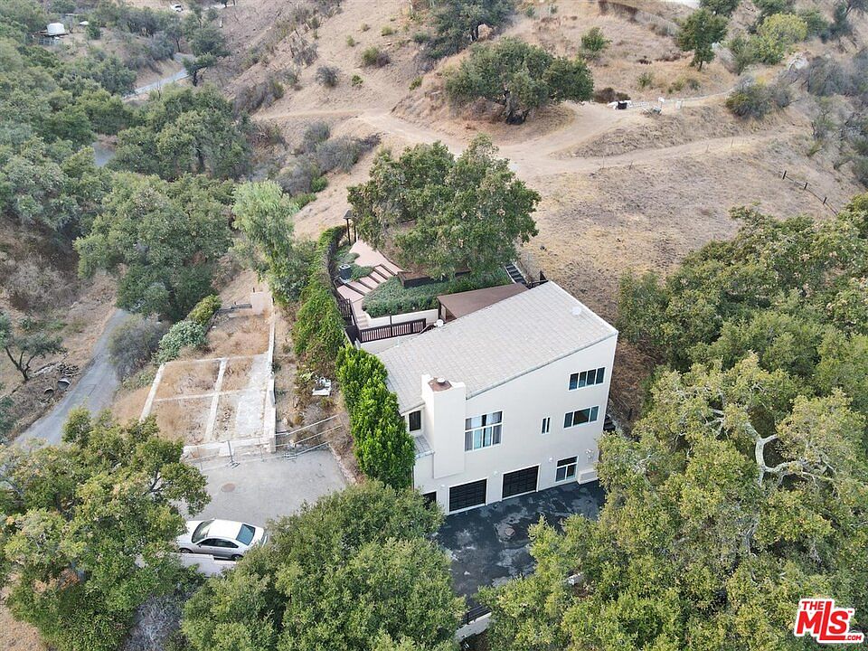1st image of 4085 Escondido Dr